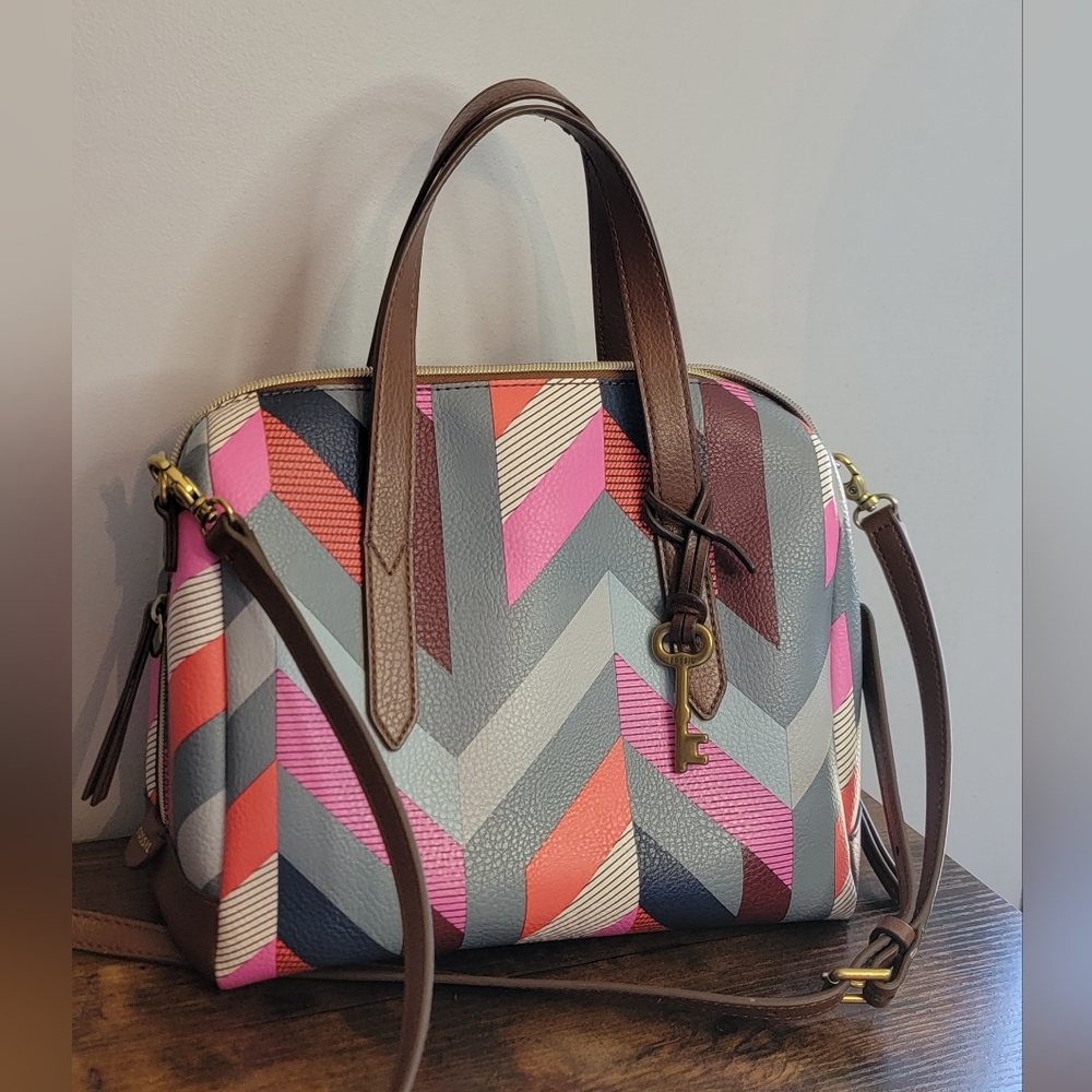 Fossil Multicolor Chevron Handbag with removable adjustable strap EUC
